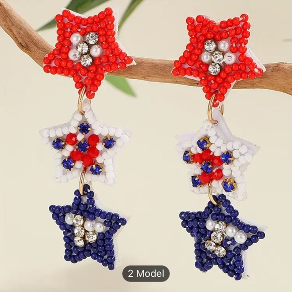 Triple star beaded patriotic dangle earrings USA flag colors 4th of July new - Picture 2 of 5